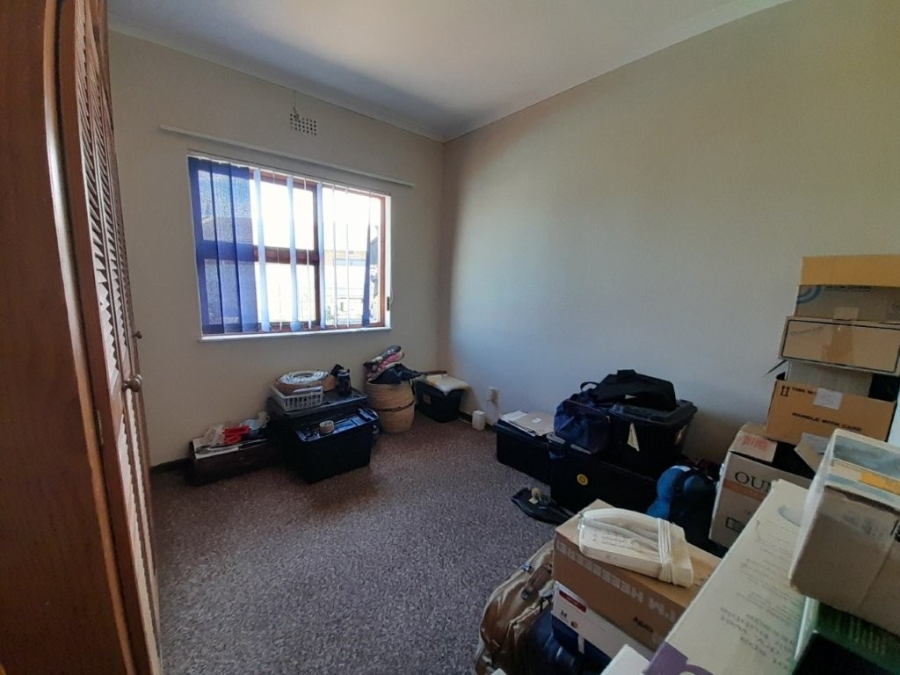 5 Bedroom Property for Sale in Bothasig Western Cape